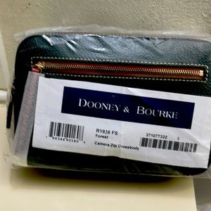 Dooney & Bourke Pebble Grain Green  Camera Zip Crossbody